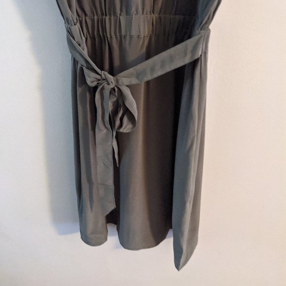 NWT LA Made Maya Silk Short Sleeve V Neck Dress Dusty Olive Size Medium - Picture 12 of 14